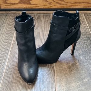 Antonio Melani black leather heel booties. Size 5.5